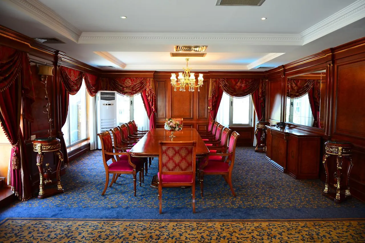 Hotel Intourist Palace Batumi 5*,